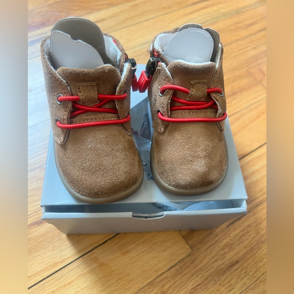 Ugg Daine boot infant shoe size 2/3 or 6-12 months